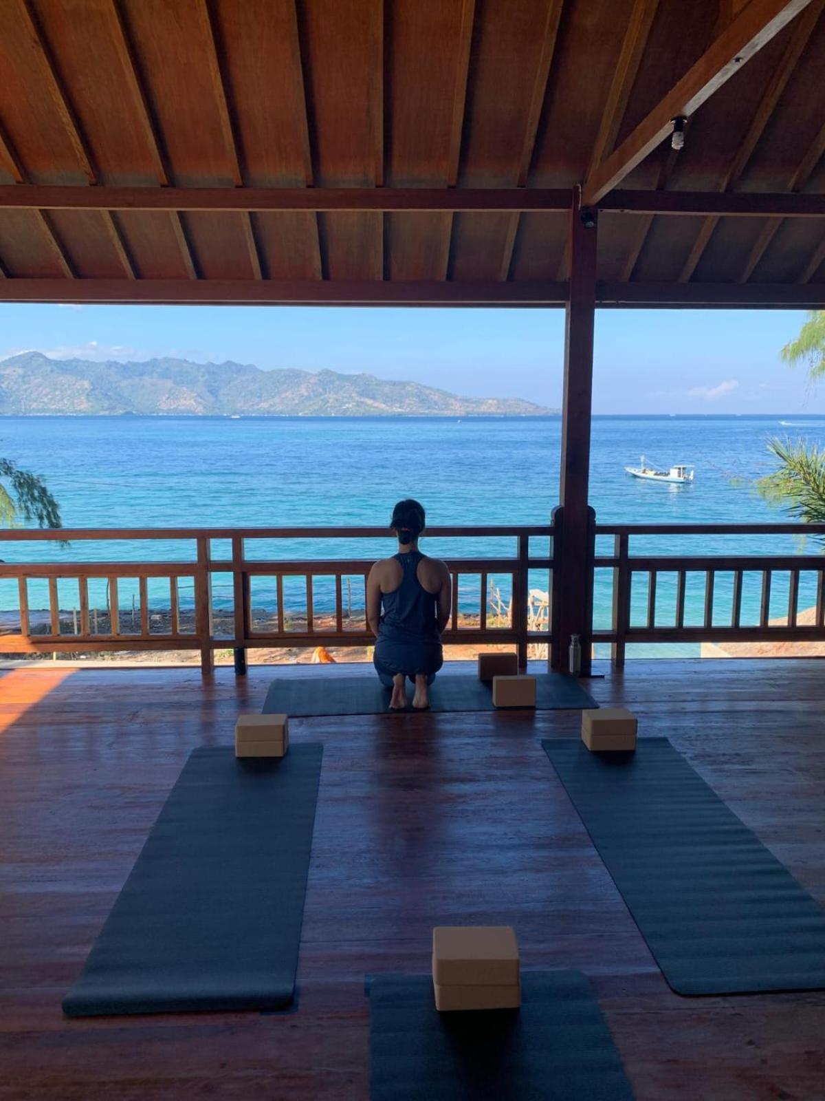Flowers & Fire Yoga Garden Gili Air Bagian luar foto