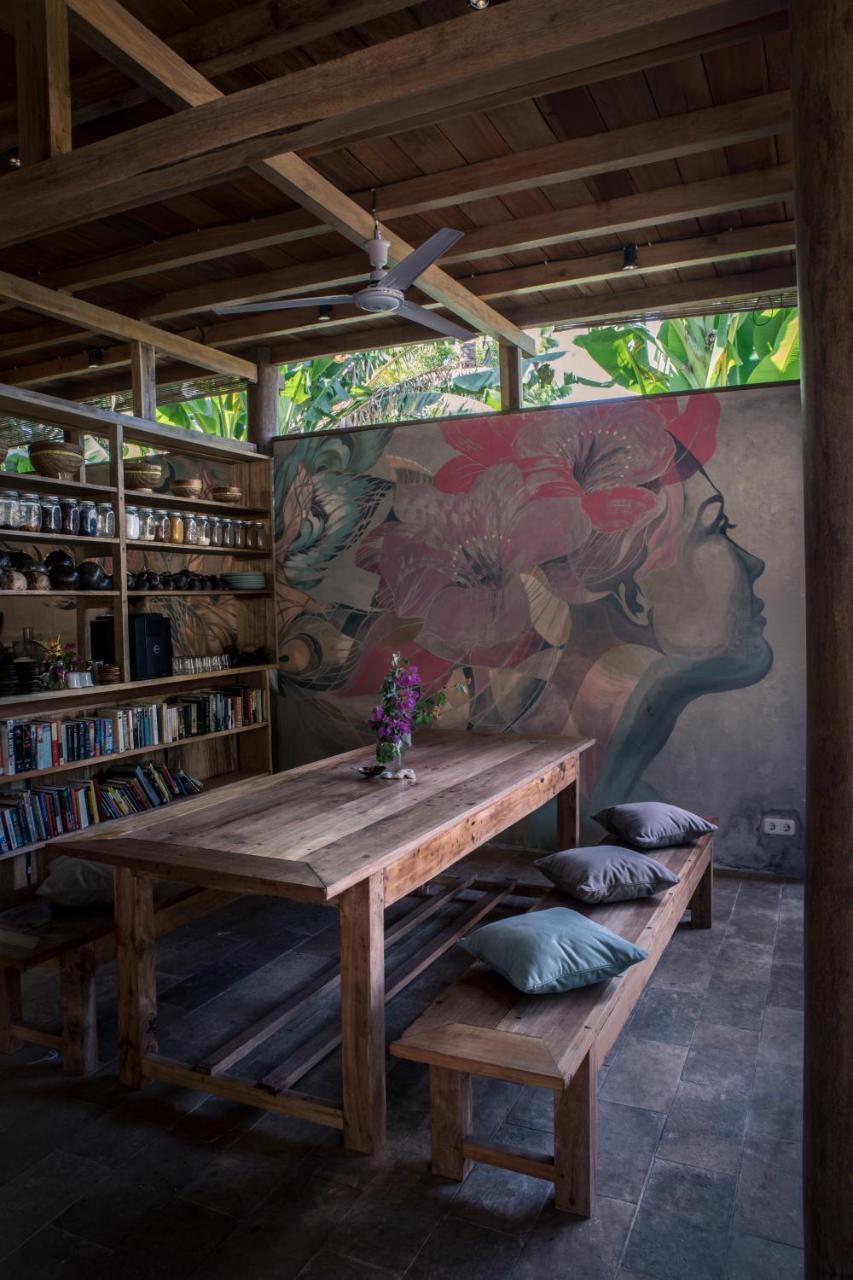 Flowers & Fire Yoga Garden Gili Air Bagian luar foto