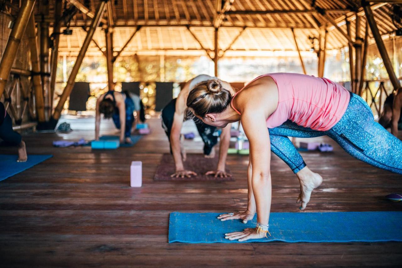 Flowers & Fire Yoga Garden Gili Air Bagian luar foto